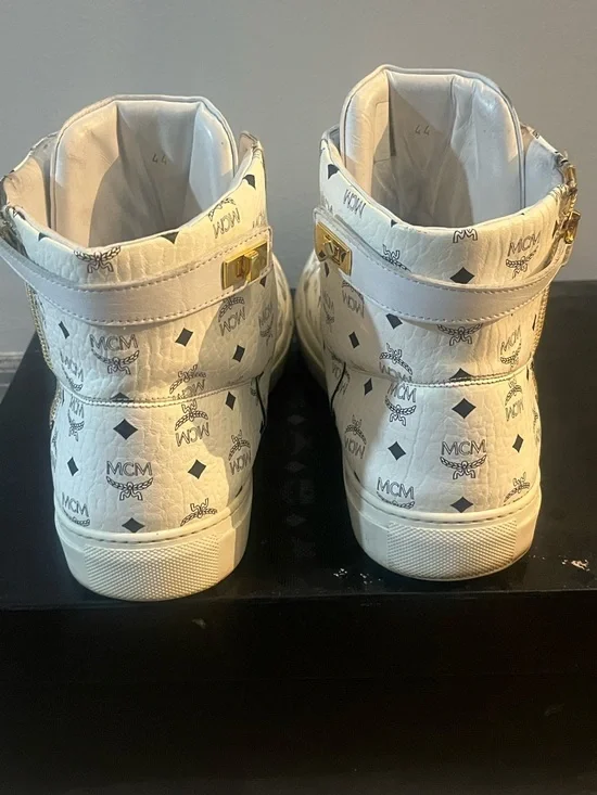 MCM Turnlock Style Classic Visetos High Top White with Gold Zippers - Picture 2 of 15